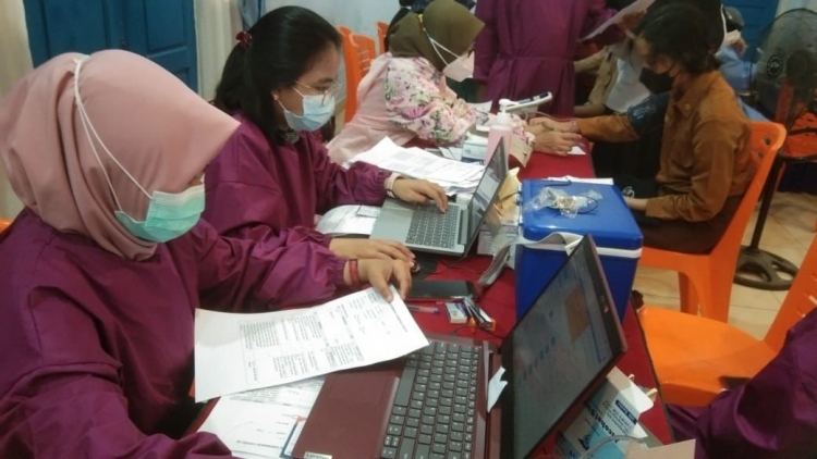 Vaksinasi Massal untuk Siswa SMKN2 Pekanbaru