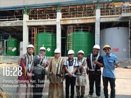 MENDEKATKAN PEMBELAJARAN DENGAN DUNIA KERJA &ldquo;MAGANG GURU SEBAGAI SOLUSI&rdquo;