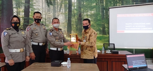 Sosialisasi Sekolah Berkeselamatan dan Sekolah Tertib Lalu Lintas Bersama Mabes Polri dan Polda Riau di SMKN 2 Pekanbaru
