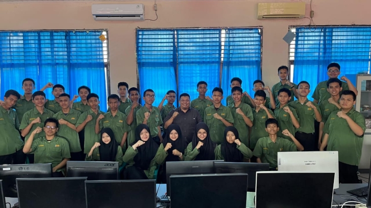 Program Guru Tamu Di Jurusan PPLG