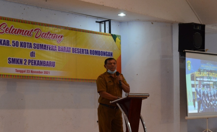 KUNJUNGAN OSIS SMKN 1 KEC. GUGUAK KAB. 50 KOTA SUMATERA BARAT  KE SMKN 2 PEKANBARU